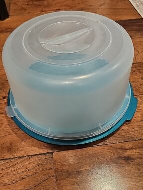Blue Plastic Cake Carrier with Frosted Lid
